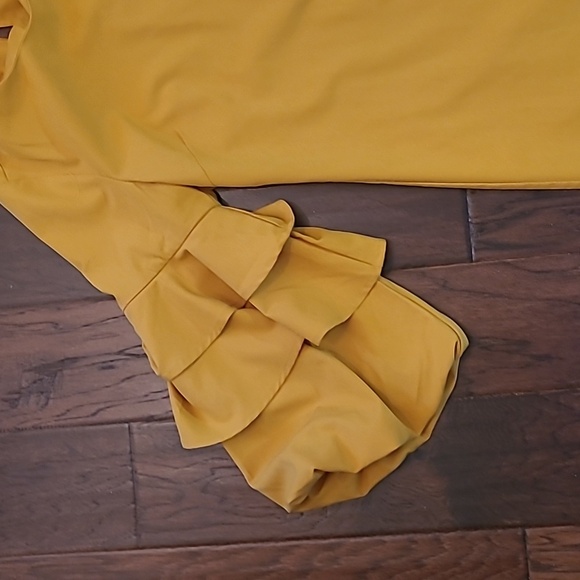 Gilli women's mustard gold 3/4 length ruffled sleeve dress size Small - Picture 2 of 11